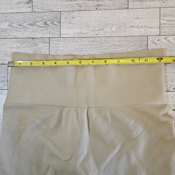 Set Active x MadHappy Colab Sculptflex Leggings Beige Size Medium Seamless - Picture 8 of 8